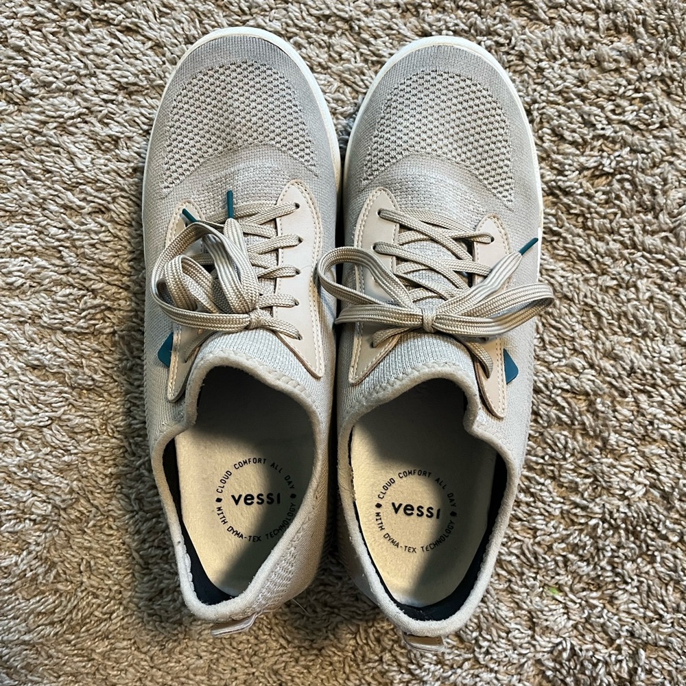 Vessi shoes, Weekend M12